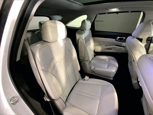 Certified 2024 Kia Sorento SX Prestige w/ Panoramic Sunroof Package AWD/4WD image 23