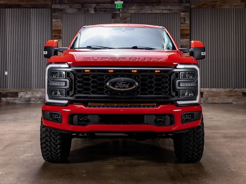 Used 2023 Ford F250 Lariat w/ Sport Appearance Package AWD/4WD image 2