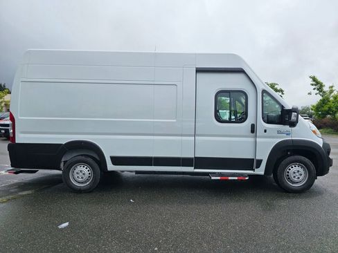 New 2024 RAM ProMaster 3500 w/ Delivery Van Package image 9