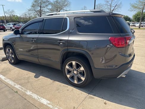 Used 2019 GMC Acadia SLT image 3