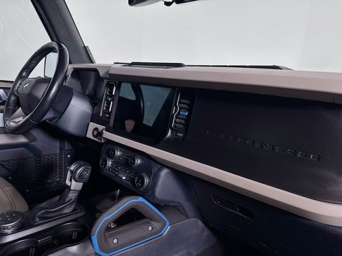 Used 2022 Ford Bronco Wildtrak image 25