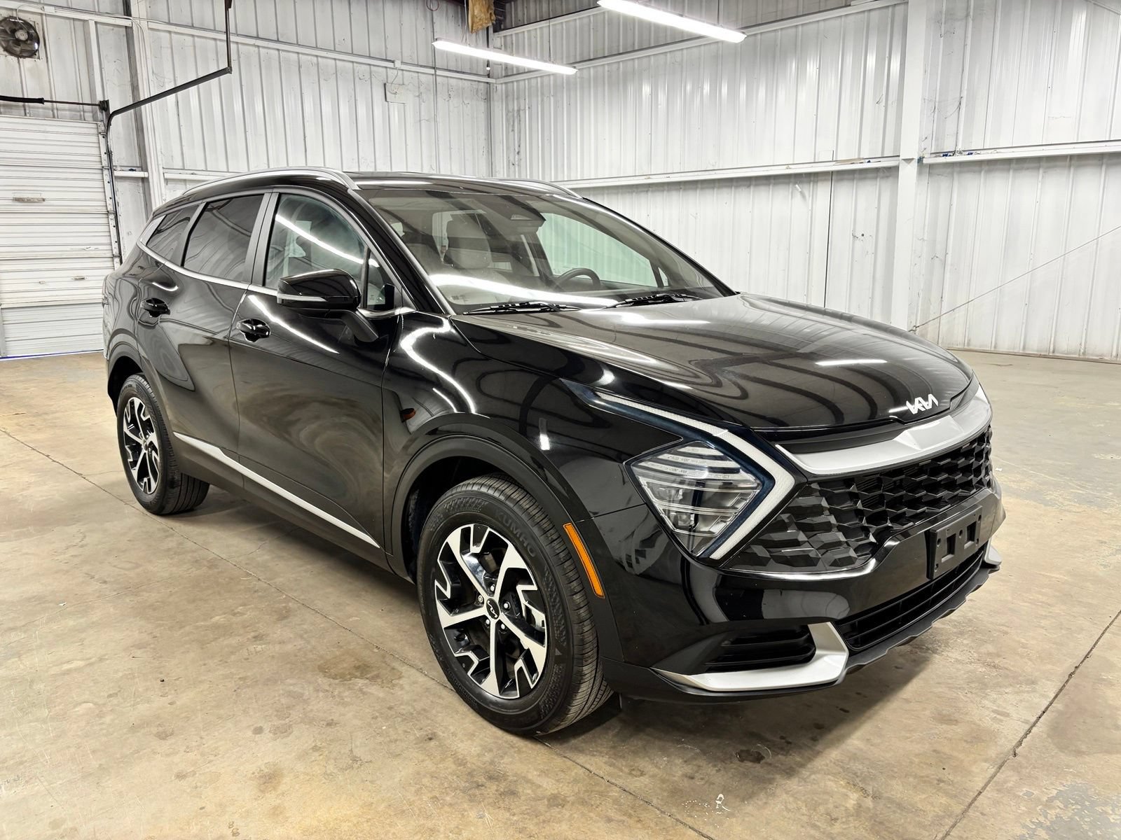 Used 2024 Kia Sportage EX AWD/4WD image 1