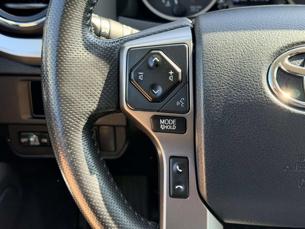 Used 2019 Toyota Tacoma SR5 AWD/4WD image 8