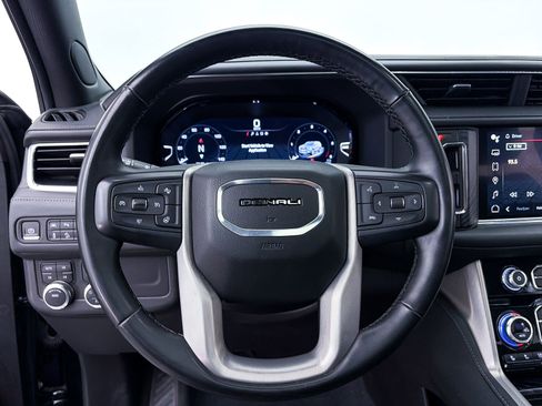 Used 2023 GMC Yukon XL Denali AWD/4WD image 32