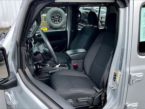 Used 2022 Jeep Wrangler Unlimited Sport image 22