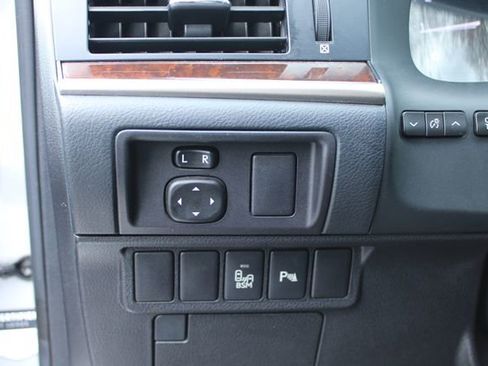 Used 2014 Lexus ES 350 w/ Ultra Luxury Package image 16