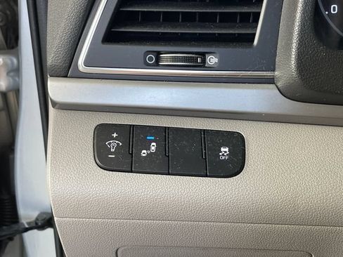 Used 2018 Hyundai Elantra SEL FWD image 14