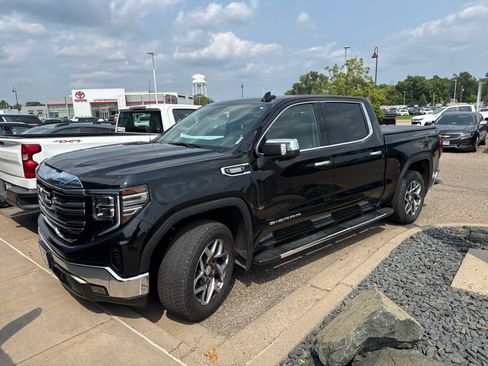 Used 2023 GMC Sierra 1500 SLT w/ SLT Premium Package AWD/4WD image 2