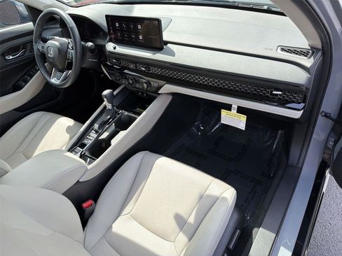 Used 2025 Honda Accord Touring image 13