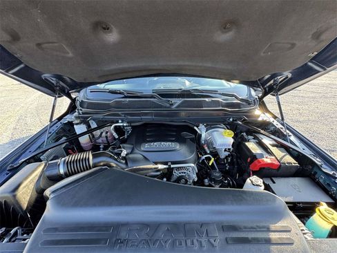 Used 2024 RAM 2500 Big Horn w/ Sport Appearance Package image 12