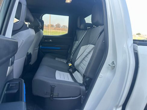 Used 2025 Toyota Tacoma TRD Off-Road image 37