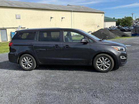 Used 2020 Kia Sedona EX FWD image 9