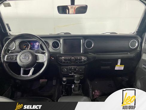 Used 2022 Jeep Gladiator Overland w/ Popular Equipment Package AWD/4WD image 19