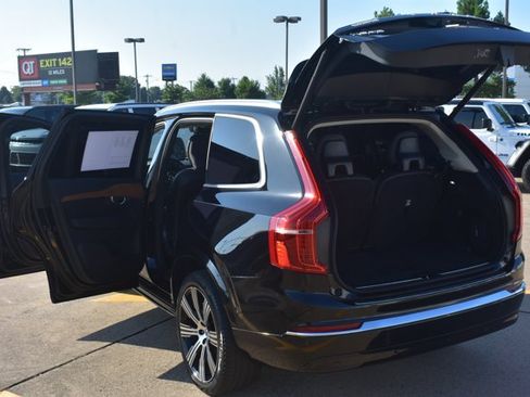 Used 2024 Volvo XC90 T8 Plus w/ Protection Package Premier AWD/4WD image 18