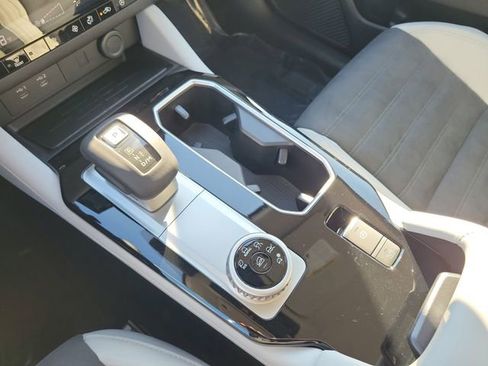 New 2026 Mitsubishi Outlander SE image 33