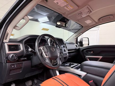 Used 2020 Nissan Titan SV w/ SV Convenience Package AWD/4WD image 15