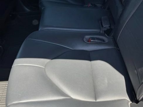 Used 2020 Toyota Highlander XLE AWD/4WD image 11