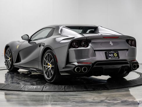 Used 2022 Ferrari 812 GTS RWD image 14