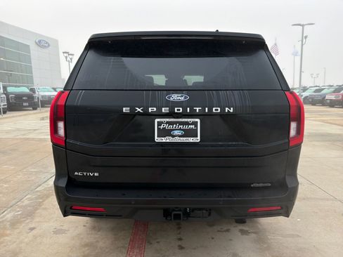 New 2025 Ford Expedition Active image 4
