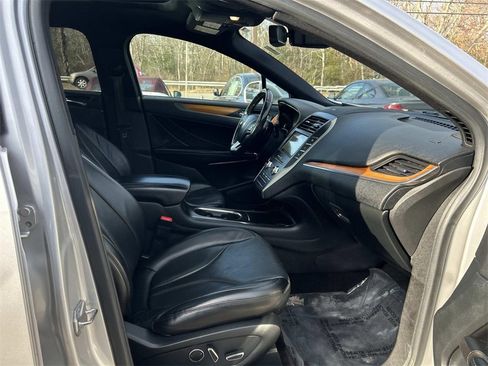 Used 2017 Lincoln MKC Reserve w/ Technology Package image 18