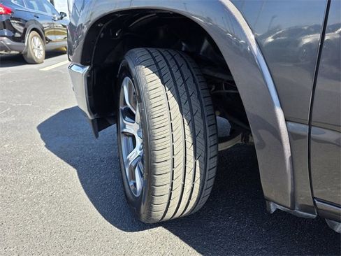 Used 2019 RAM 1500 Laramie image 46