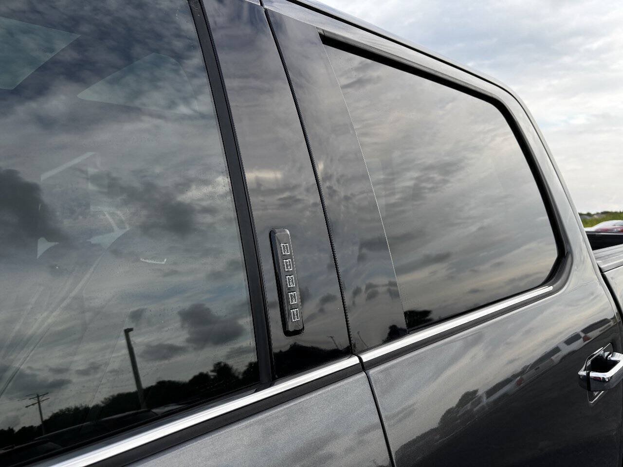 Used 2018 Ford F150 Platinum w/ Equipment Group 701A Luxury AWD/4WD image 15
