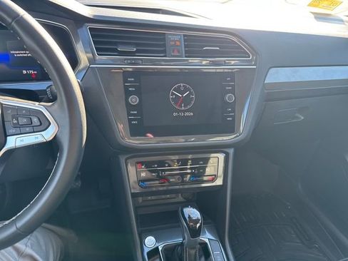 Certified 2022 Volkswagen Tiguan SE image 23