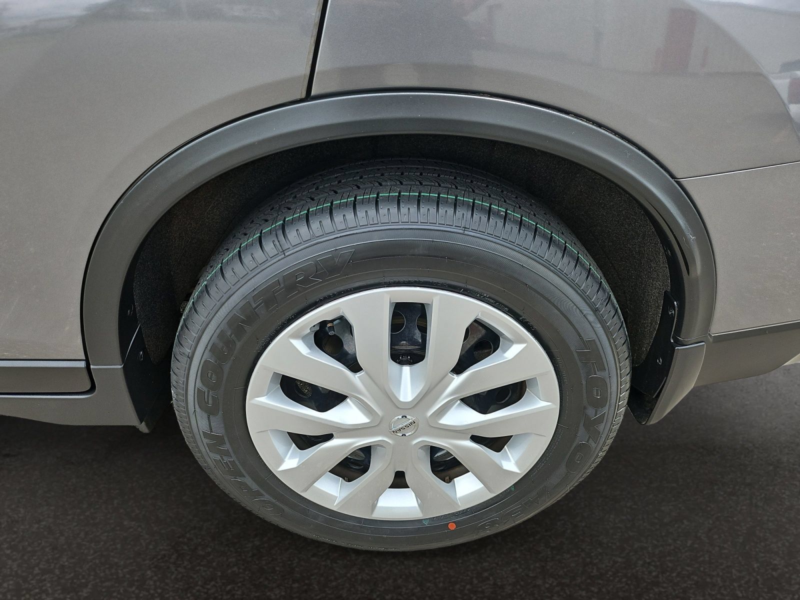 Used 2020 Nissan Rogue S FWD image 45