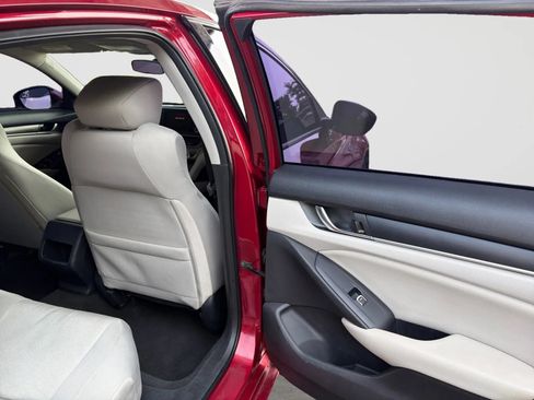 Used 2018 Honda Accord LX image 17