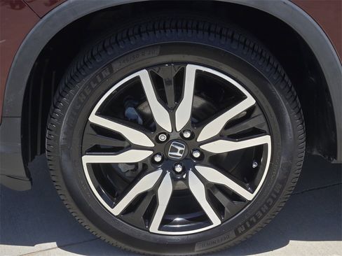 Used 2021 Honda Pilot Touring image 9