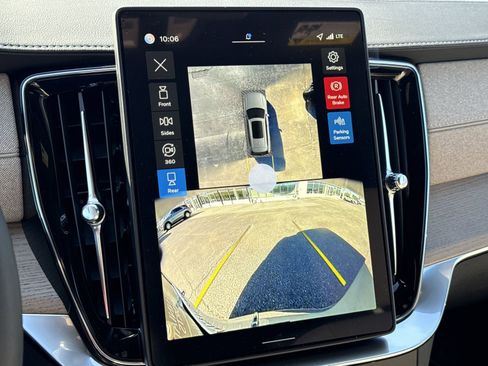 New 2026 Volvo XC90 B6 Plus w/ Protection Package Premier image 27