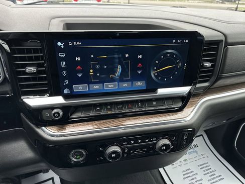 Used 2023 Chevrolet Silverado 1500 LT image 18