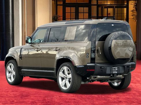 New 2026 Land Rover Defender 110 X-Dynamic SE AWD/4WD image 4