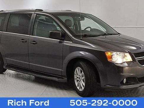 Used 2018 Dodge Grand Caravan SXT w/ Rear Park Assist Package image 1