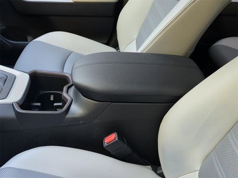 Used 2023 Toyota RAV4 Limited image 10