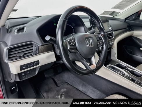 Used 2021 Honda Accord Touring image 9