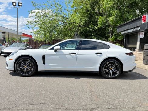 Used 2018 Porsche Panamera 4 w/ Premium Package AWD/4WD image 9