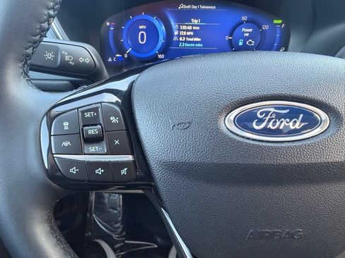 Used 2022 Ford Escape Titanium AWD/4WD image 19