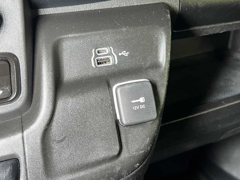 Used 2024 RAM ProMaster 2500 w/ Convenience Group FWD image 34