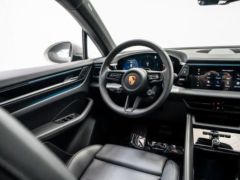 New 2026 Porsche Macan 4 Electric AWD/4WD image 22