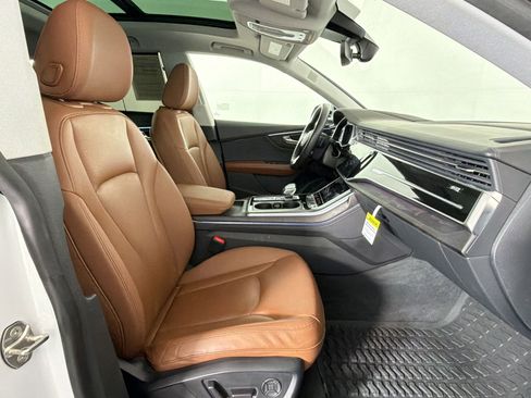 Used 2022 Audi Q8 Prestige w/ Prestige Package image 31