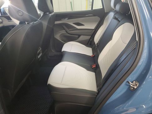 New 2025 Volkswagen Tiguan SE image 31