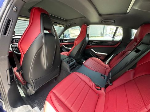 Used 2025 Porsche Panamera image 30
