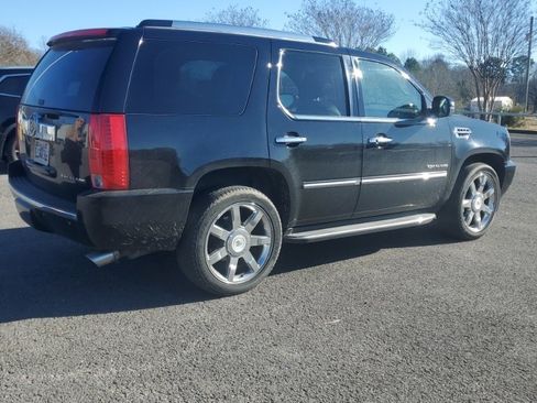Used 2013 Cadillac Escalade Luxury image 5