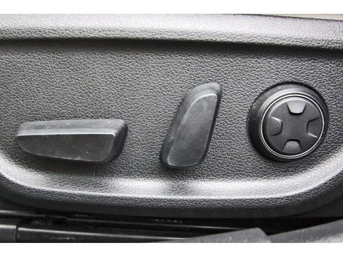 Used 2021 Genesis G70 2.0T RWD image 33
