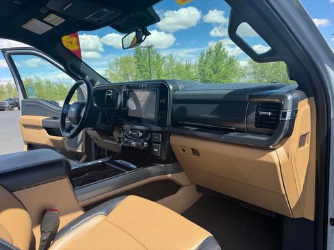 Used 2025 Ford F350 Lariat AWD/4WD image 37