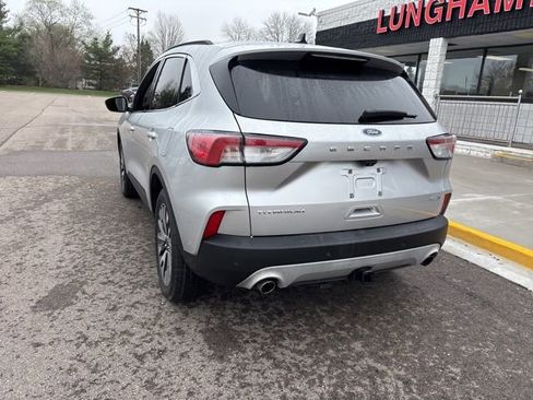 Used 2020 Ford Escape Titanium image 9