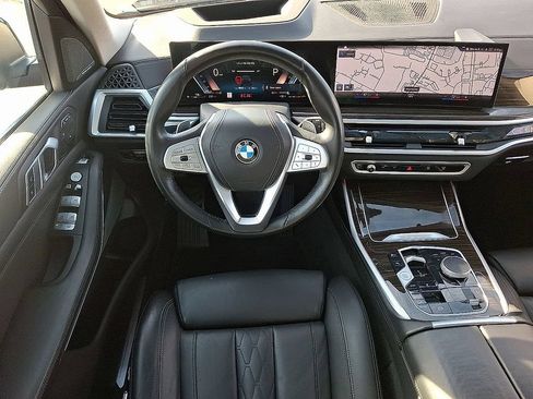 Used 2023 BMW X7 xDrive40i AWD/4WD image 11