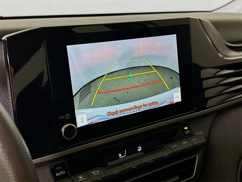 Used 2025 Toyota Camry LE image 10