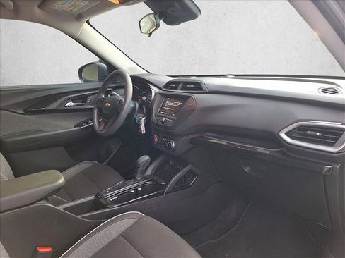 Used 2021 Chevrolet TrailBlazer LS image 19